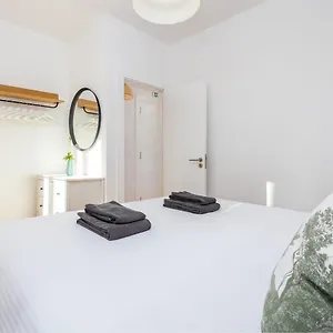 https://marques-da-silva-by-the-book.hotels-lisbon-portugal.com