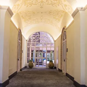 Archimedes Apartahotel